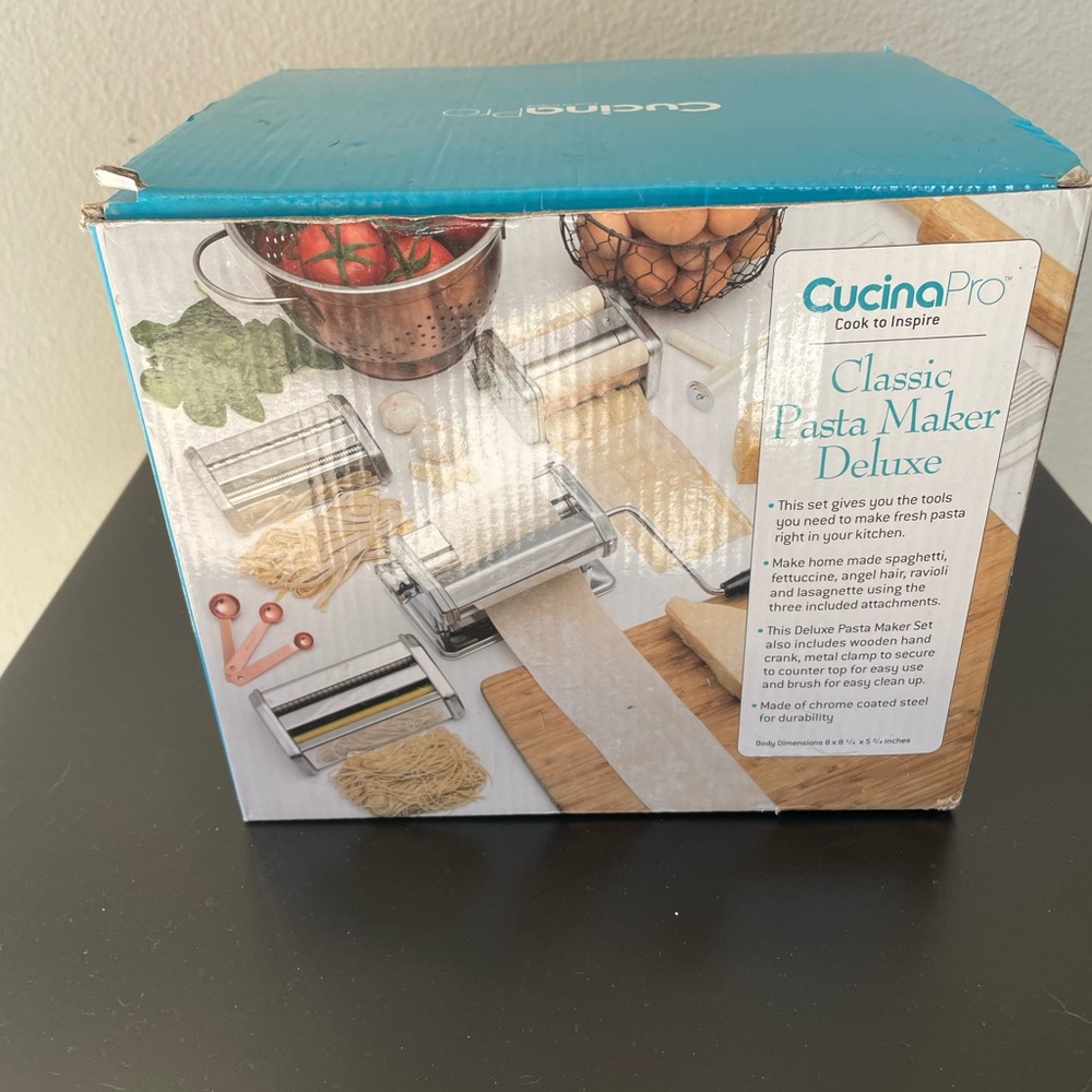 New in Box Cucina Classic Pro Pasta Maker Deluxe & Ravioli Maker - Picture 2 of 4